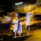 Carnaval de Guyane. Parade de Cayenne. Deguisement. Touloulou. Masques. Costumes. Marionnettes. Diables rouges. Noir marron. Neg marron. Balayseuses.